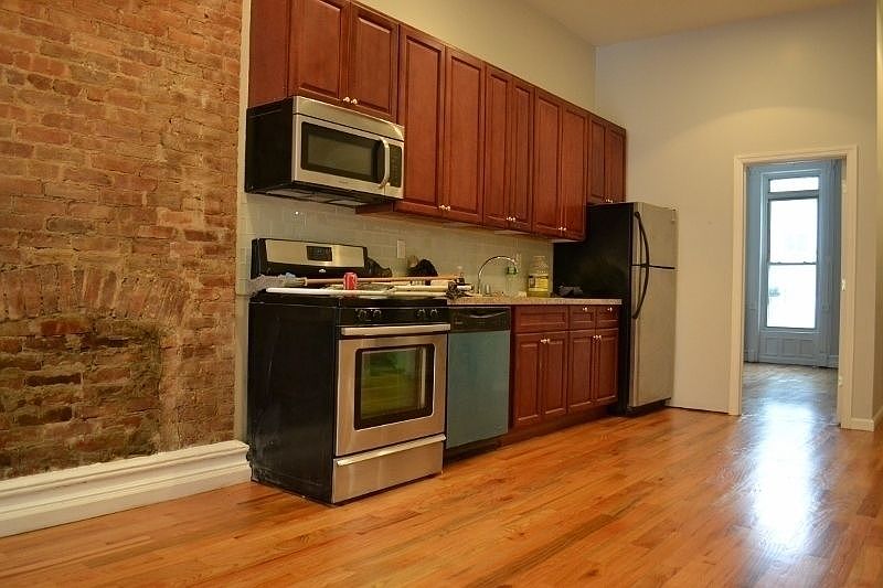 1st image of 439 Tompkins Ave APT 2