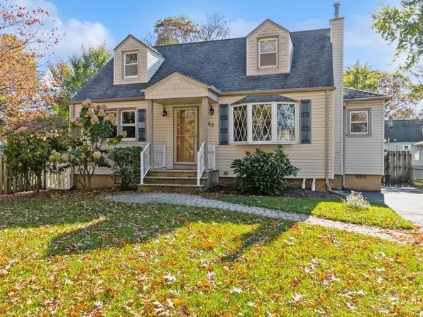 90 Raymond St, Edison, NJ 08817