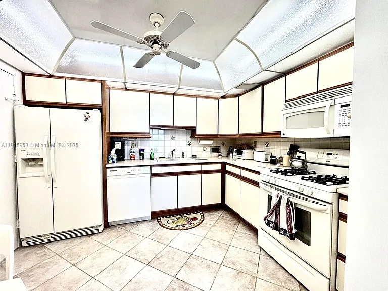 2030 S Ocean Dr #521 — Photo 16