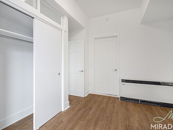 5th image of 237 E 34th St #1002A
