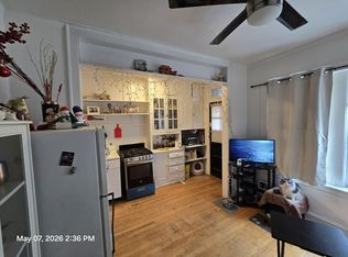 1904 W Argyle St, Chicago, IL 60640