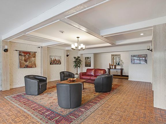 2nd image of 4050 Dundee Rd APT 105