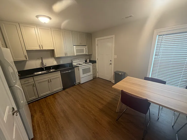 374 Eaton St #374 — Photo 5