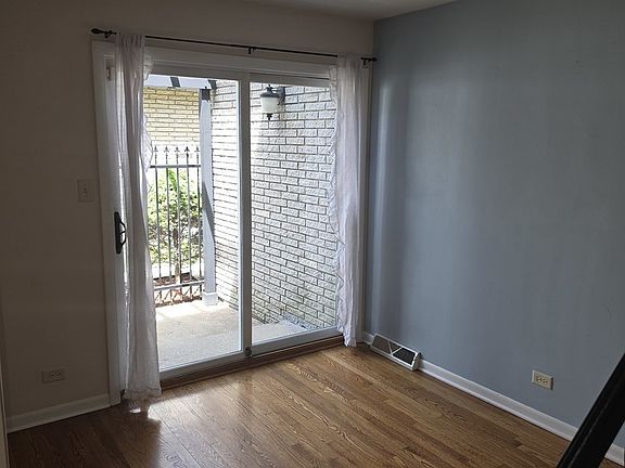 5th image of 9207 S Kedzie Ave Unit 2