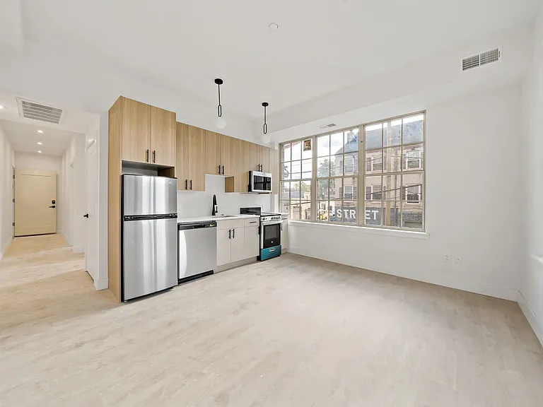 Wood Street Lofts — Photo 7