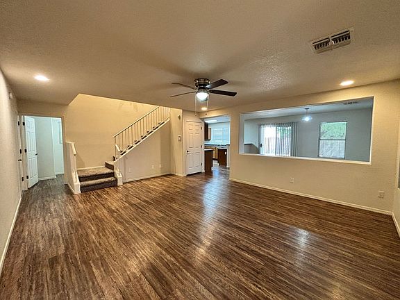 2nd image of 1051 W Sea Lion Dr