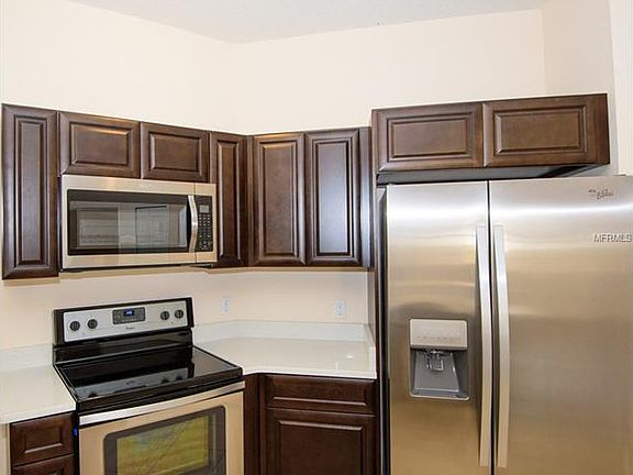 3rd image of 419 Marlberry Leaf Ave