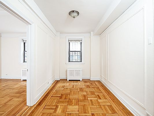 5th image of 305 Lexington Ave #1BB