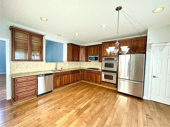 3rd image of 8080 Griswold Dr