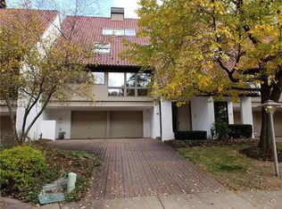 12 Dinell Dr, Pittsburgh, PA 15221