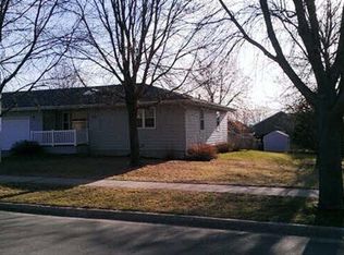 1102 N Palomino Ave, Dell Rapids, SD 57022