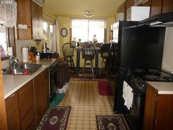 2nd image of 2469 SE Willow Dr