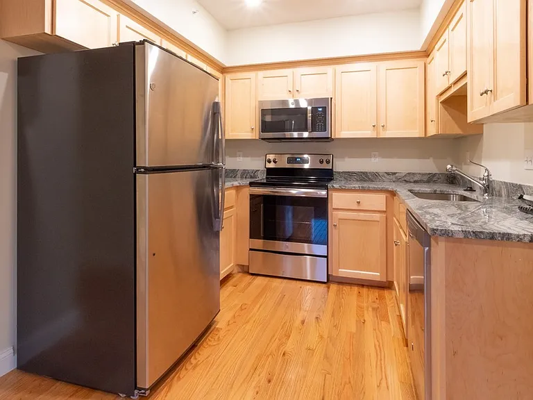 80 N Meadows Rd #201 — Photo 3