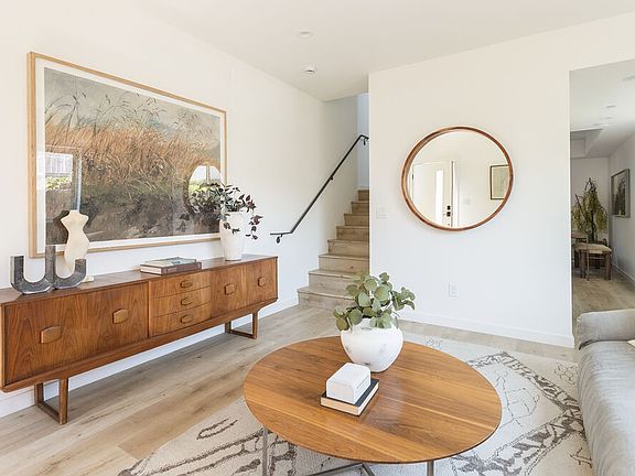 2nd image of 3417 1/2 Bellevue Ave