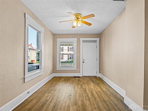 5th image of 309 N 1st St