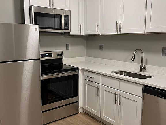 3rd image of 1944 Sidney St APT B