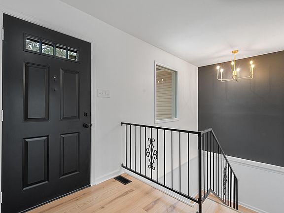 4th image of 12 Alava Ln