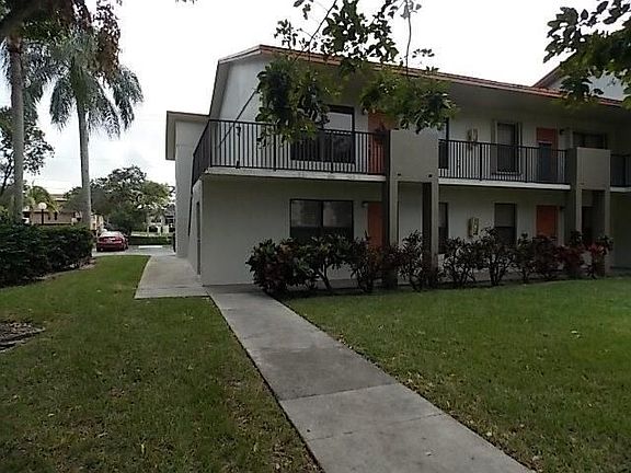 2nd image of 5485 Courtyard Dr #5485