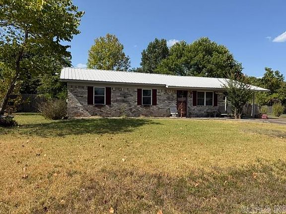 2nd image of 10 Crescent Park Dr