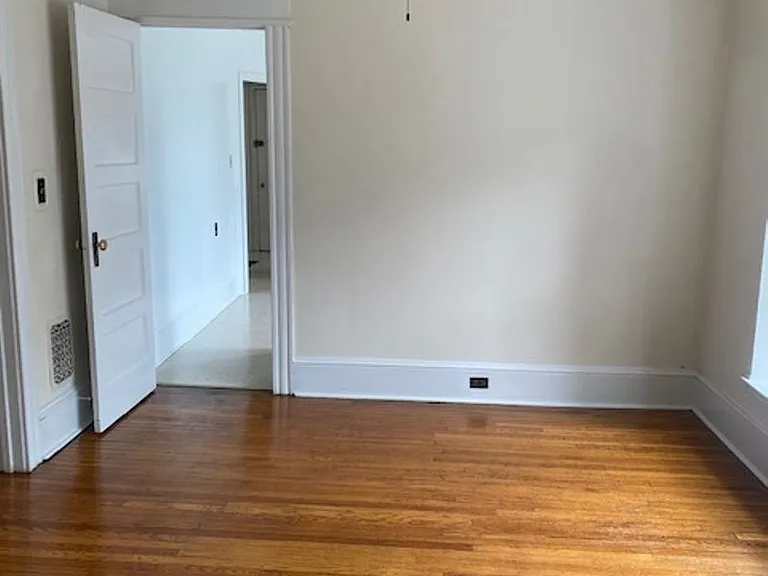 115-17 Trinity Place — Photo 3