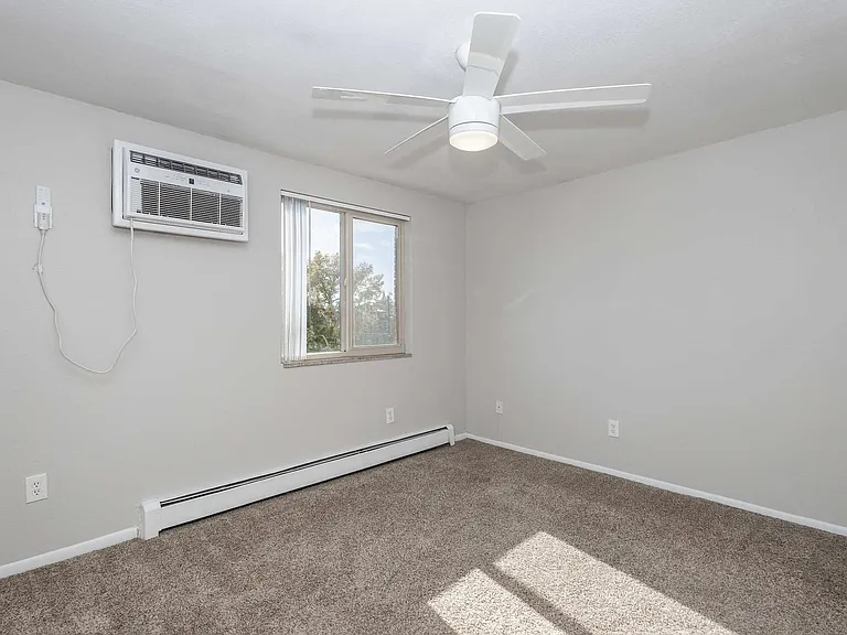 Logan Court — Photo 30