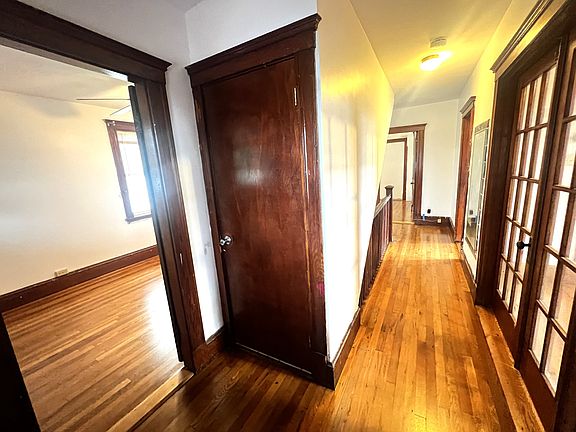 5th image of 103 Saint Andrew Rd #2
