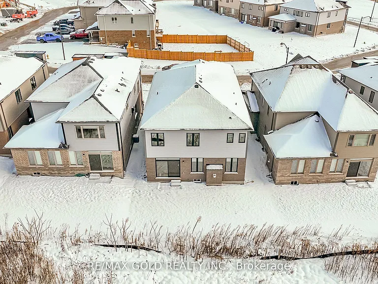 33 Gilham Way — Photo 43