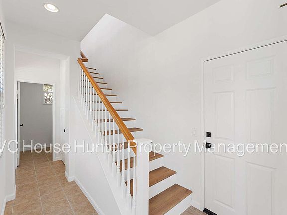 4th image of 708 Entrada Dr
