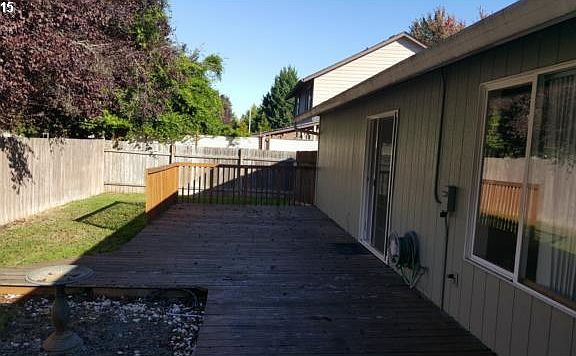 4th image of 604 SE 1st Ave