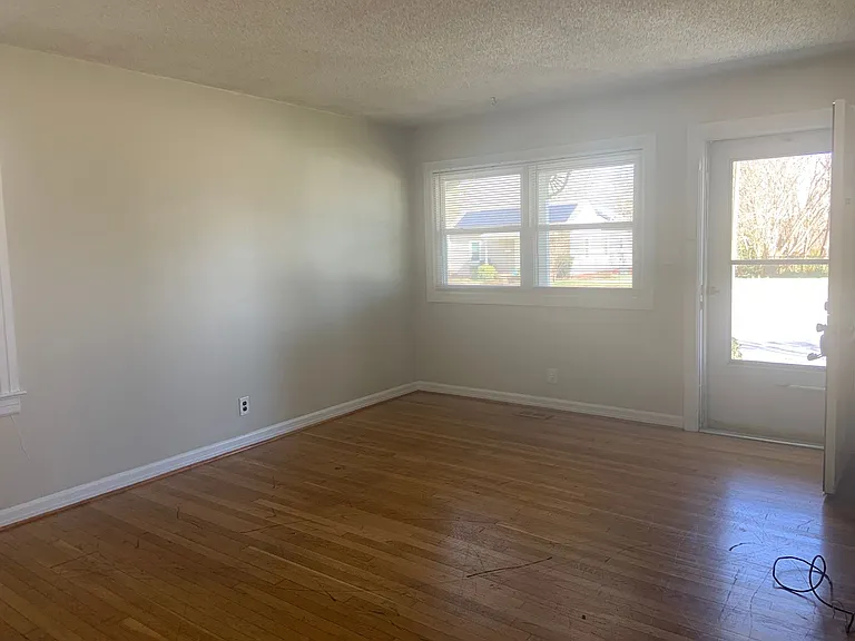 2505 Yanceyville St — Photo 8