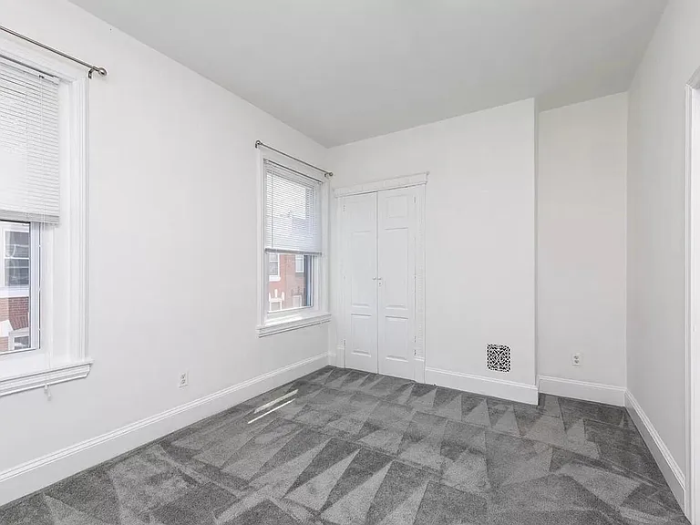 1316 N Hollywood St — Photo 13