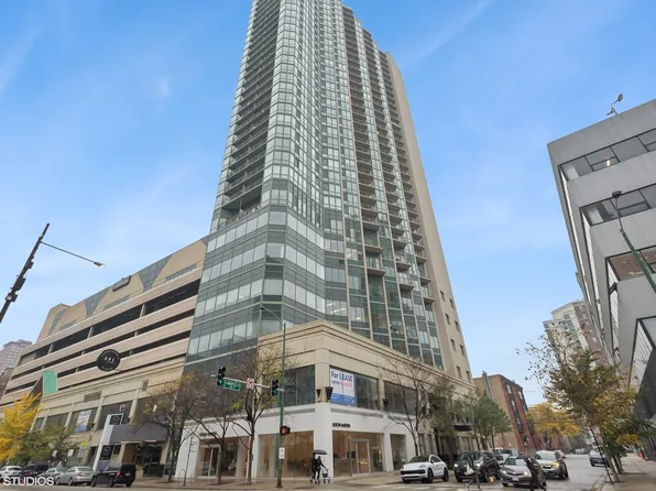 111 W Maple St APT 812, Chicago, IL 60610