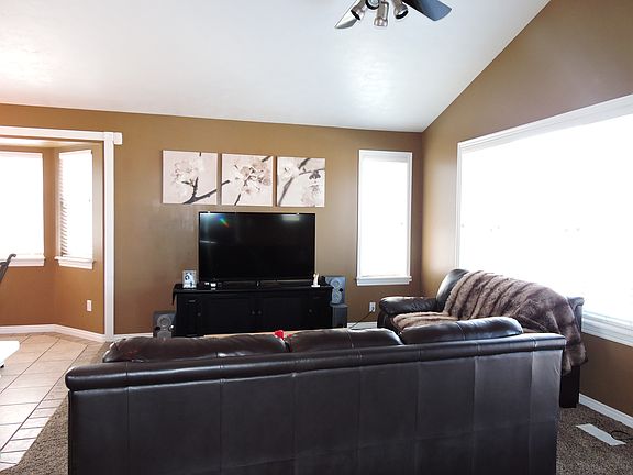 5th image of 282 W Beverlee Ann Dr