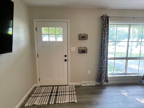 4th image of 17 Davidson Dr