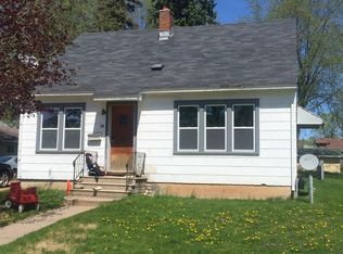 15 E 14th St, Clintonville, WI 54929