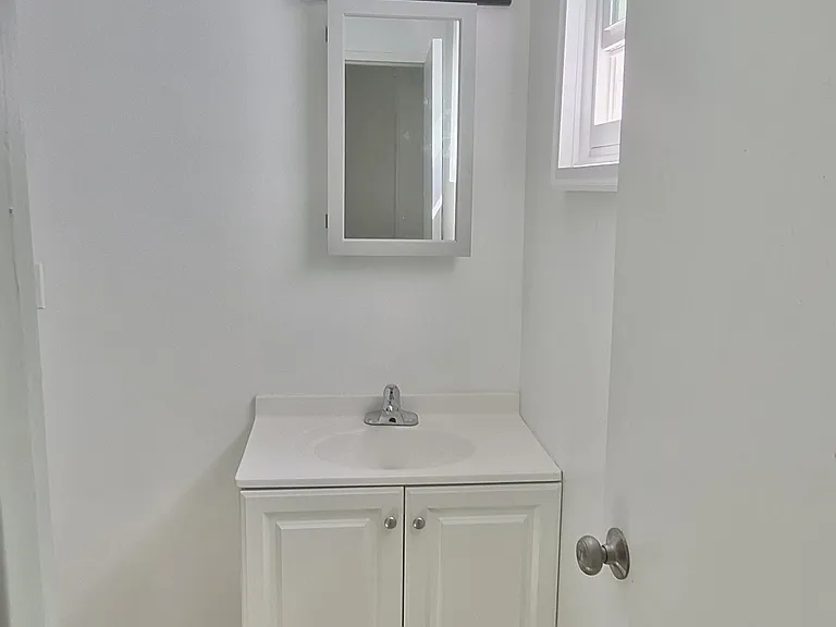 1025 Kenneth Ave #1 — Photo 8