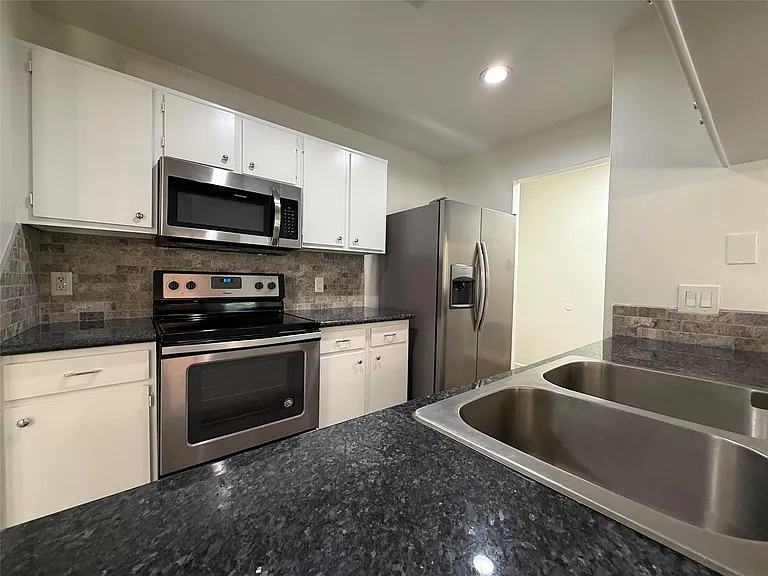 8 N Circlewood Gln — Photo 5