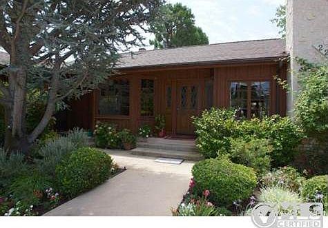2nd image of 22952 Oxnard St
