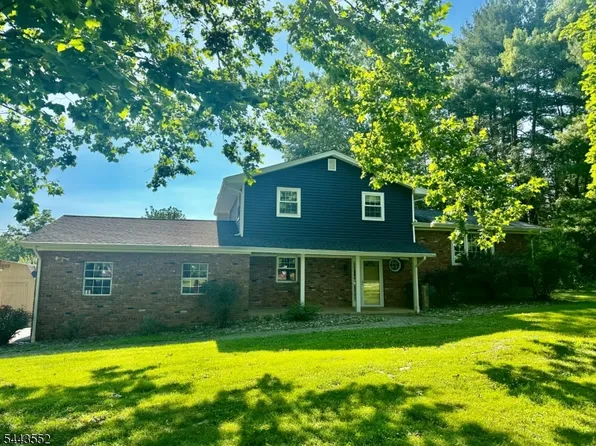 8 Deer Path, Holland Twp., NJ 08848