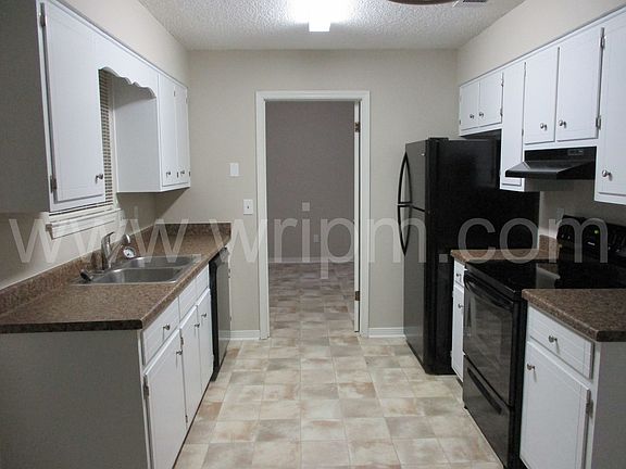 5th image of 2748 Godwin Ln