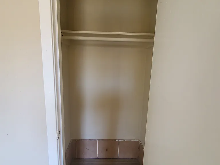 903 N Meadows Dr #C — Photo 3