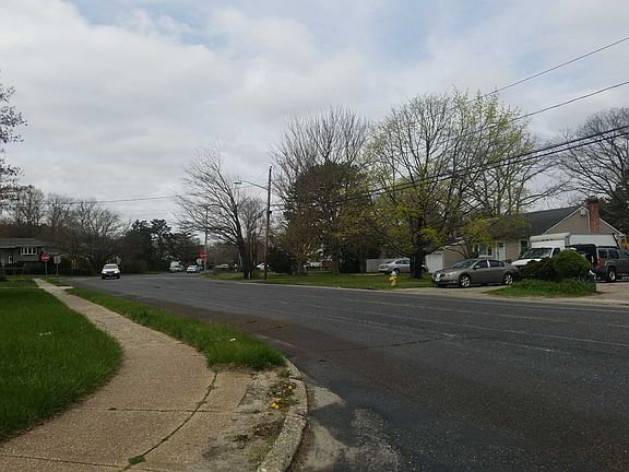 5th image of 4 Oakridge Dr