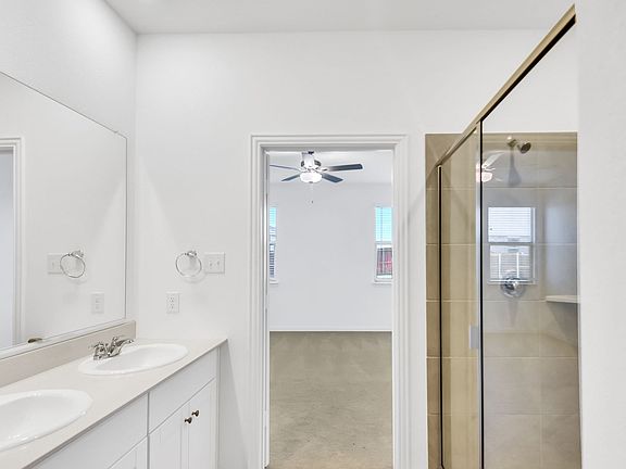 5th image of 5126 Penrose Dr
