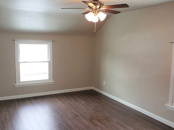 4th image of 1701 Lincoln Way