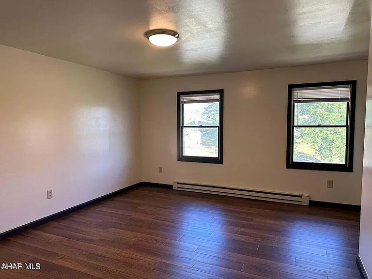 591 Harvest View Ln — Photo 4