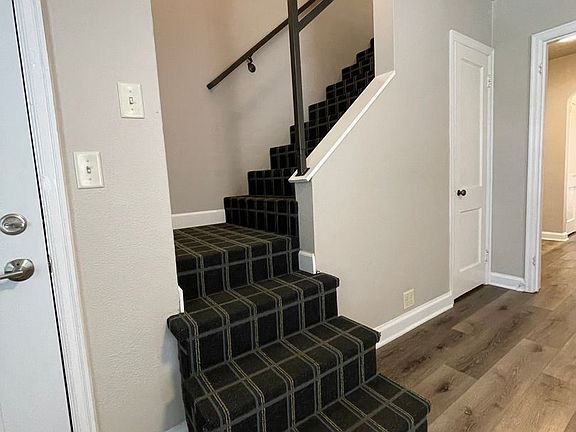 5th image of 913 S 1st Ave APT 3