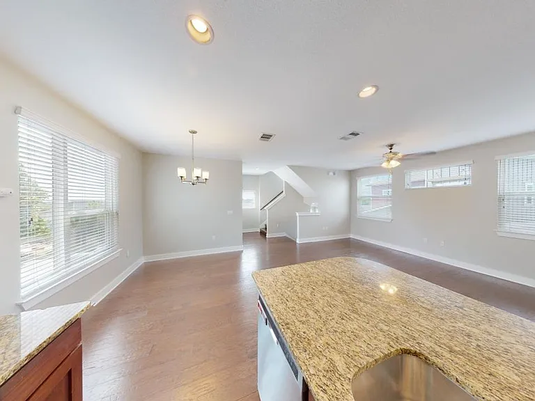 2021 Geniveive Ln — Photo 9