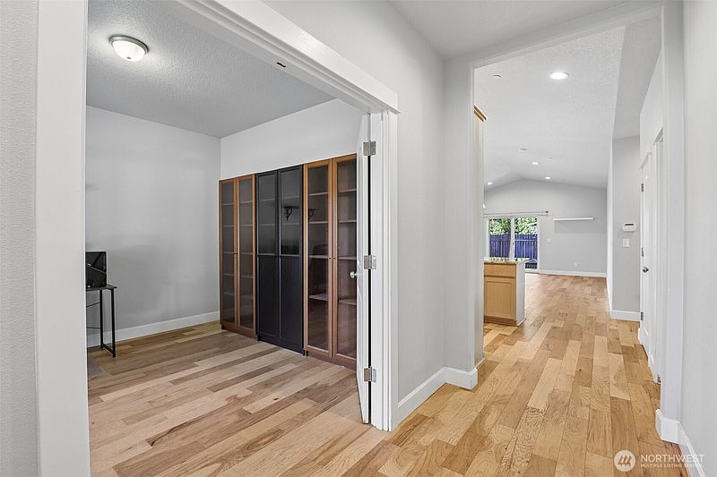 5th image of 640 SE Sumner Street