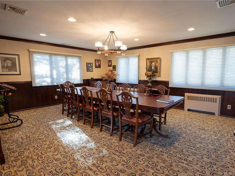 1st image of 16 Waverly Pl