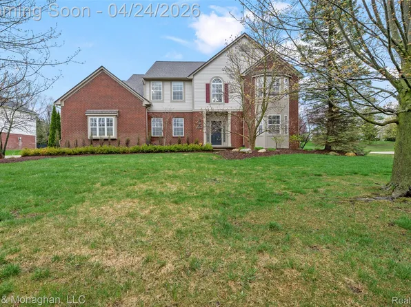 4451 Carriage Hill Ct, Rochester, MI 48306